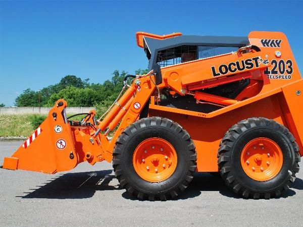 Мини-погрузчик LOCUST L1203, радиальный тип подъёма