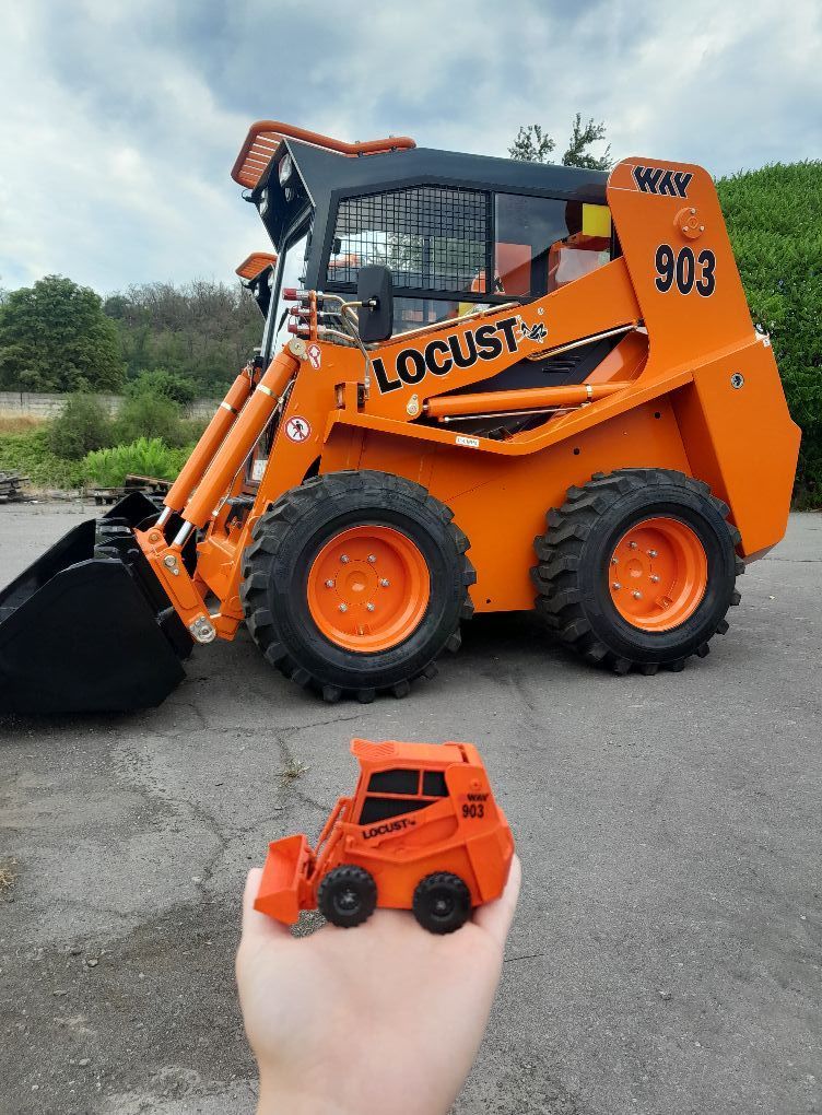 Мини-погрузчик LOCUST L903, радиальный тип подъёма
