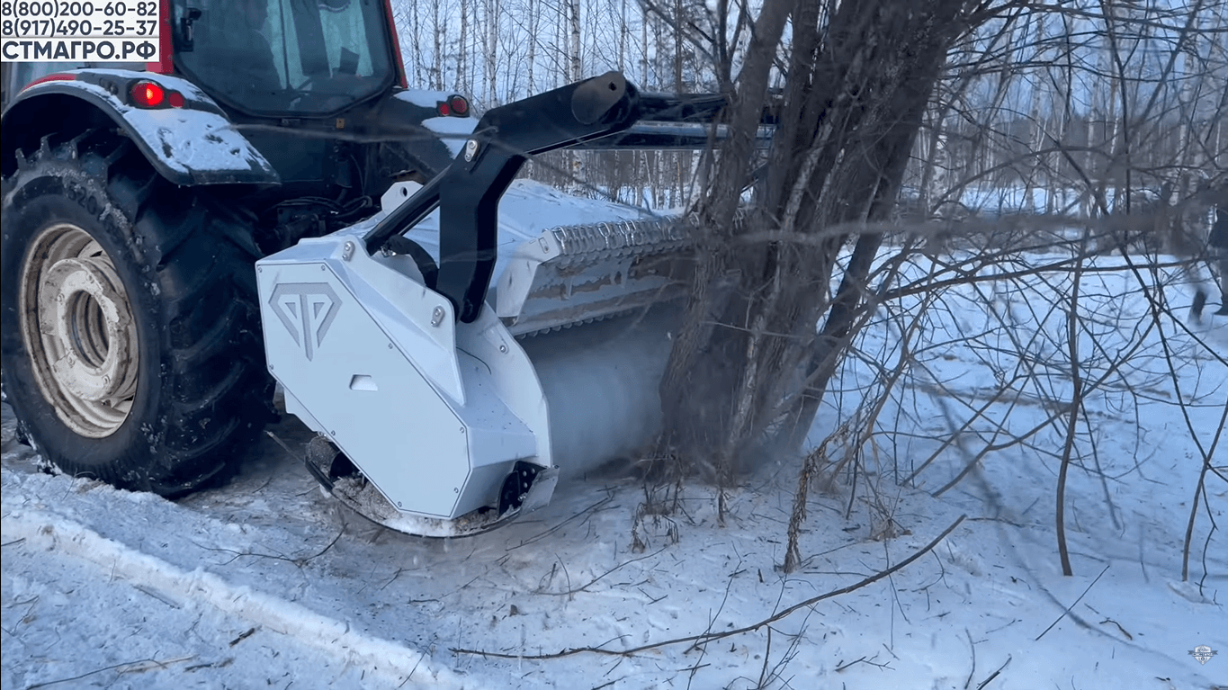 Зимой мульчер работает в лесу эффективнее