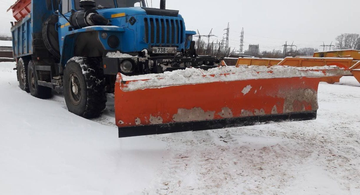 Отвал на Урал для расчистки снега в городе