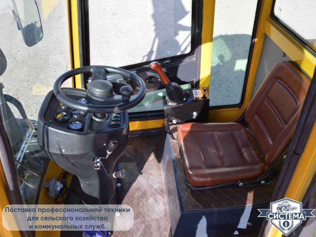 Фронтальный погрузчик ZVEZDA ZL20e с низкой кабиной