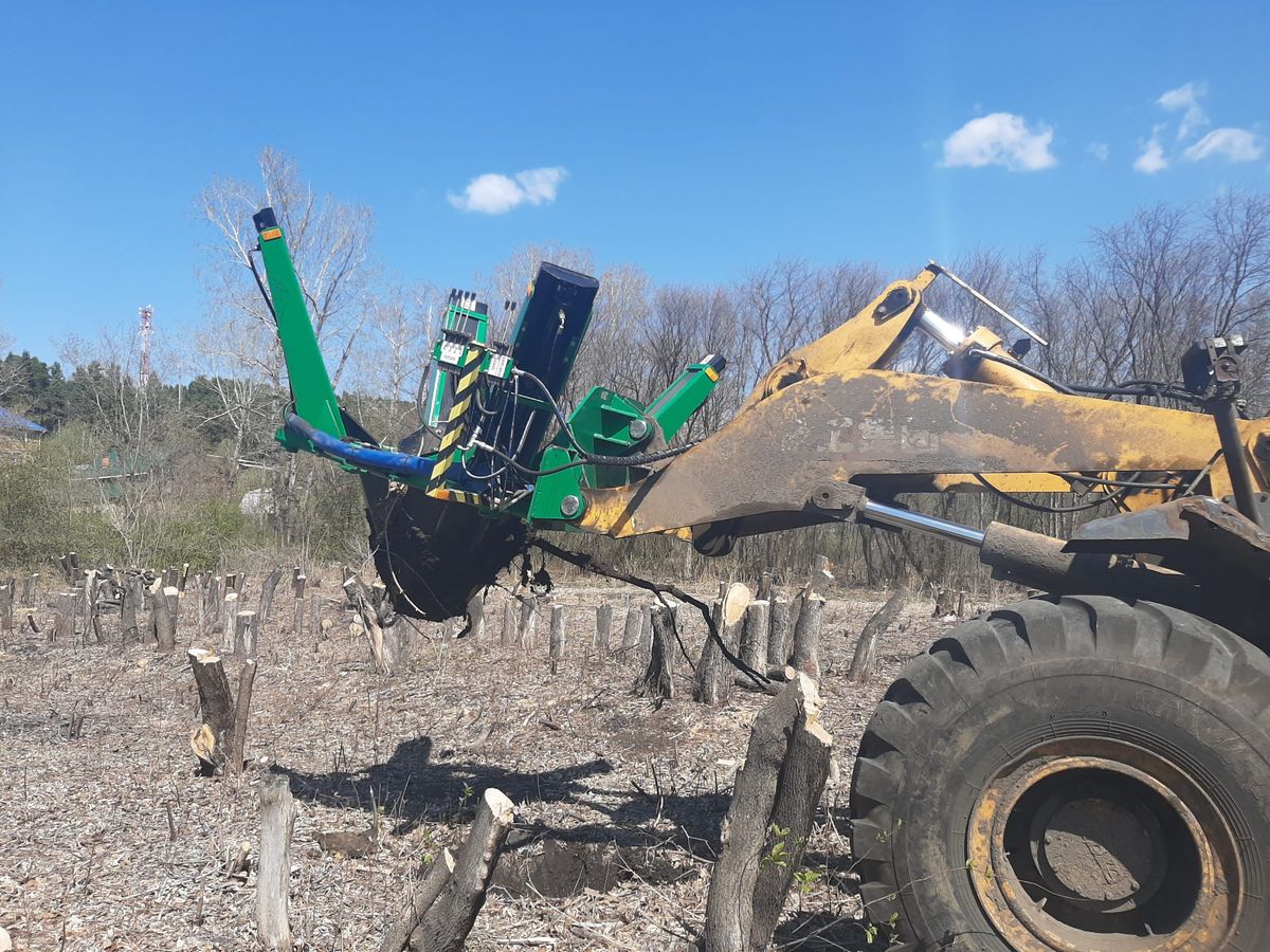 Пересадчик деревьев Bystron (тракторный)