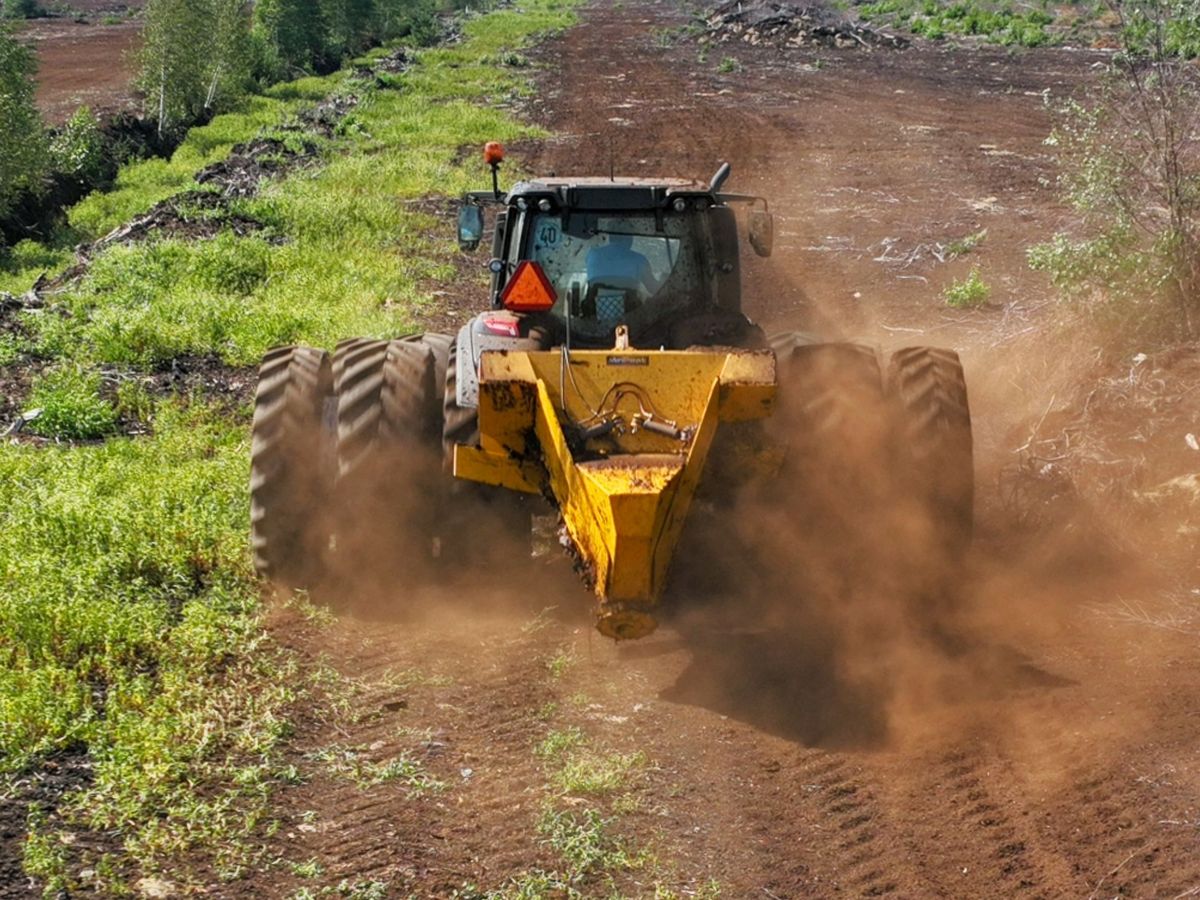Траншеекопатель (Канавокопатель шнековый)