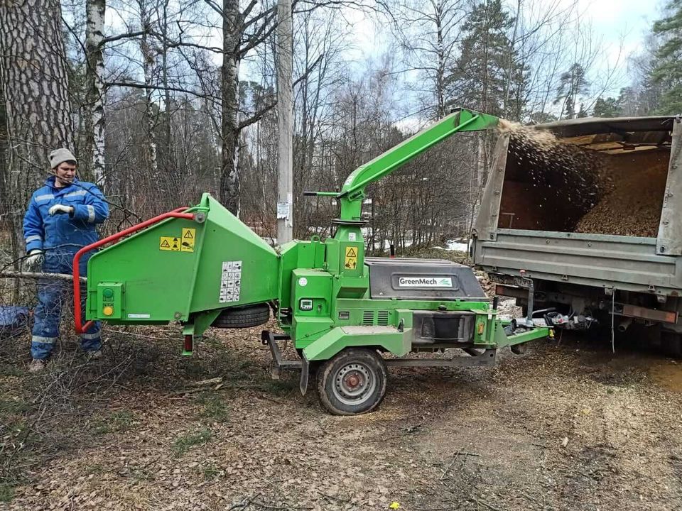 Измельчитель веток GreenMech Chip Master 220