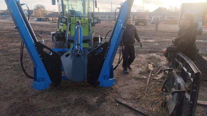 Пересадчик деревьев гидравлический (трактор или погрузчик)