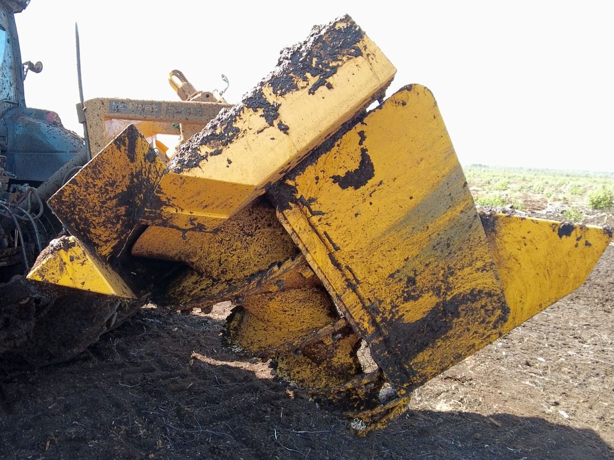 Траншеекопатель (Канавокопатель шнековый)