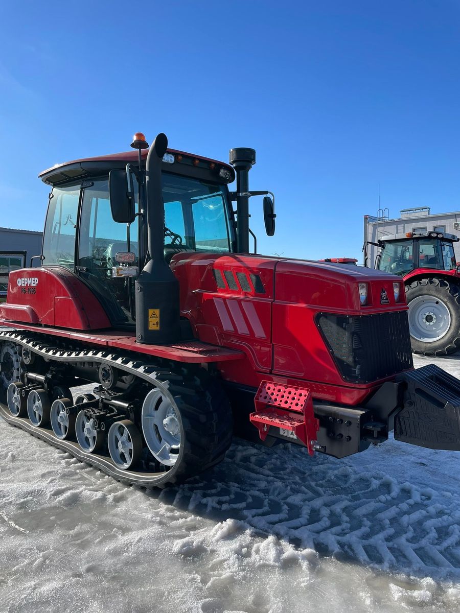 Гусеничный трактор МТЗ-2103 (200л.с.)