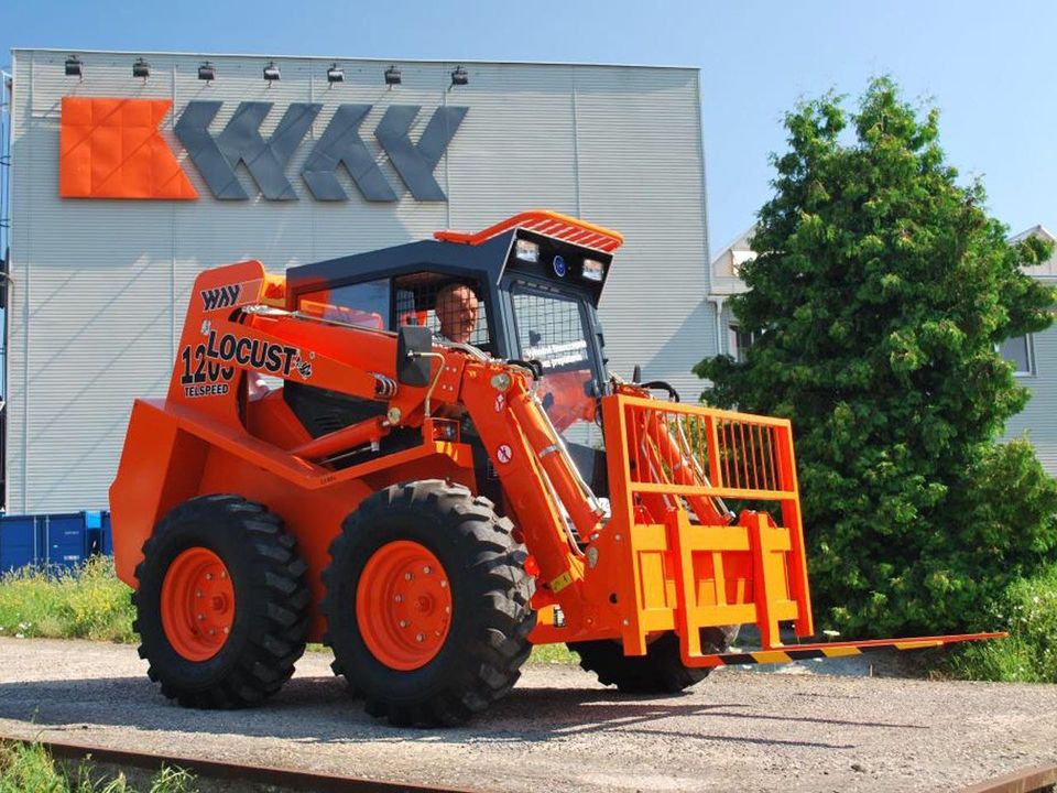 Мини-погрузчик LOCUST L1203 Telspeed телескоп