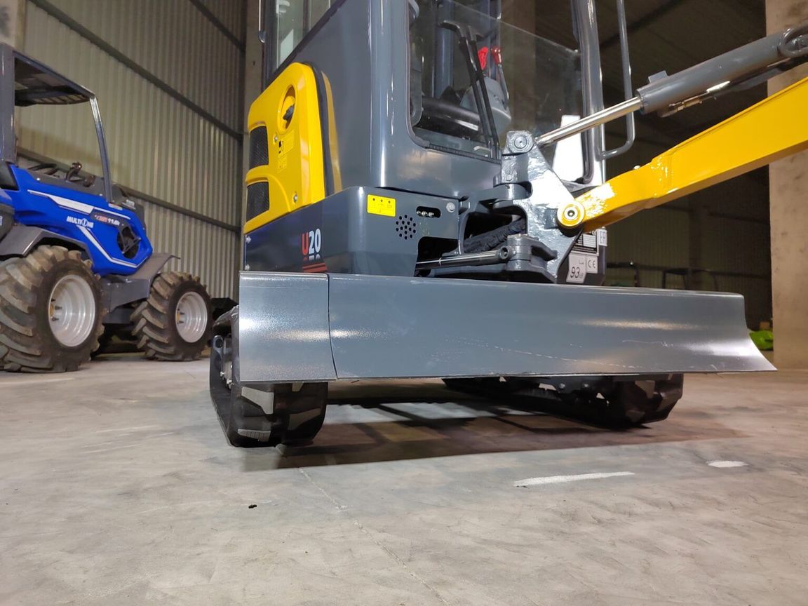 Мини-экскаватор Yuchai YC 20SR