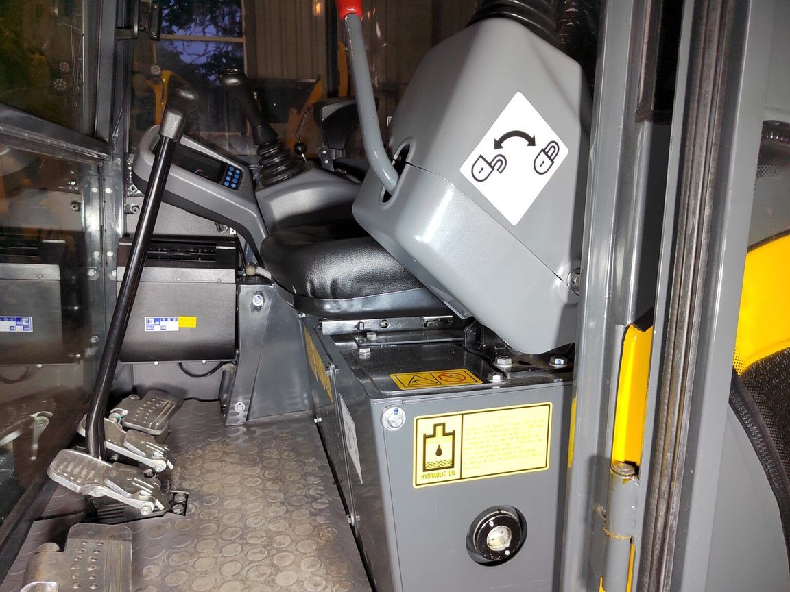 Мини-экскаватор Yuchai YC 20SR