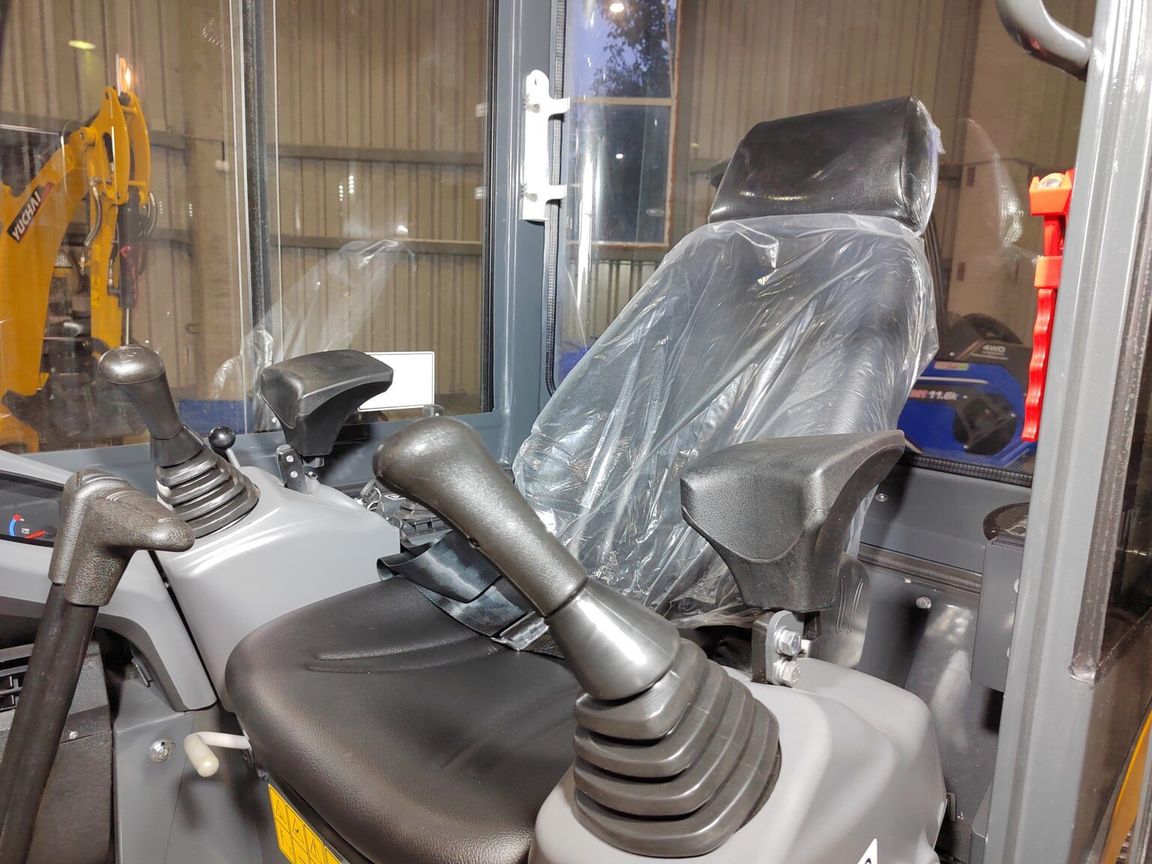 Мини-экскаватор Yuchai YC 20SR