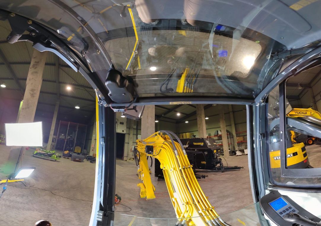 Мини-экскаватор Yuchai YC 25-8