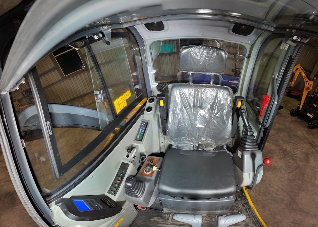 Мини-экскаватор Yuchai YC 25-8