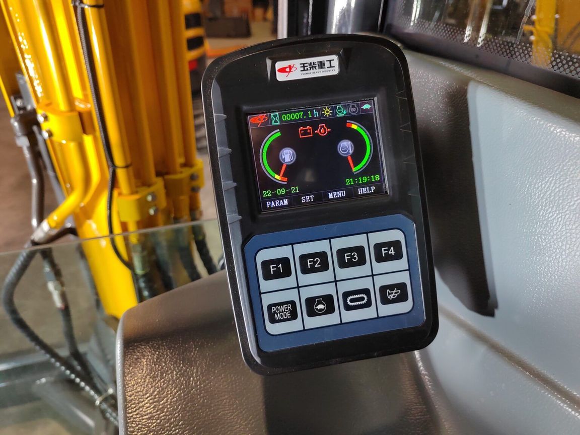 Мини-экскаватор Yuchai YC 35SR