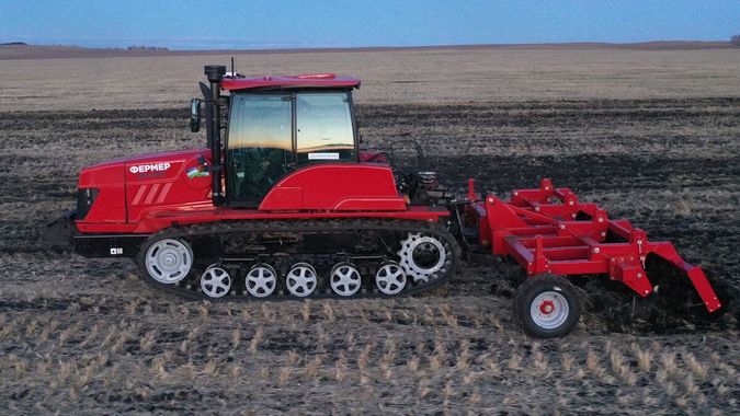 Гусеничный трактор МТЗ-2103 (200л.с.)